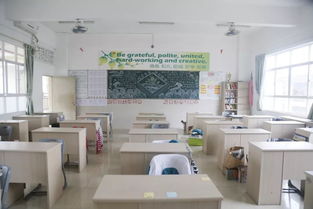 学生在医务室咨询